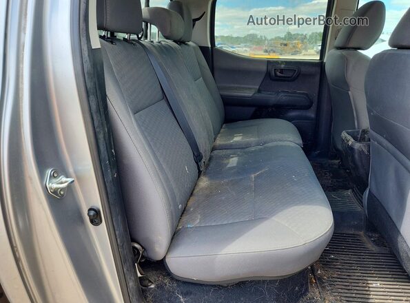 3TMCZ5AN1NM468821 2022 TOYOTA TACOMA Silver Widok tylnych siedzeń