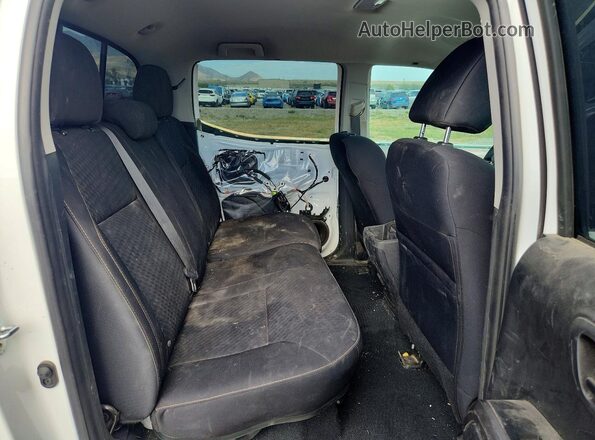3TMCZ5AN1PM626741 2023 TOYOTA TACOMA White Հետևի նստատեղերի տեսք