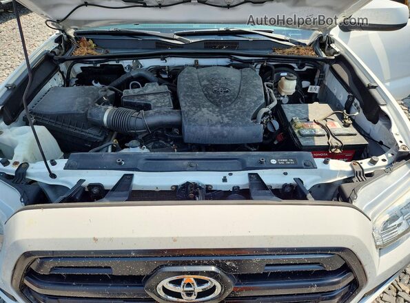 3TMCZ5AN2GM005993 2016 TOYOTA TACOMA White Սալոնի հետևի տեսք