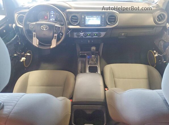 3TMCZ5AN2JM181840 2018 TOYOTA TACOMA Серый Вид панели приборов