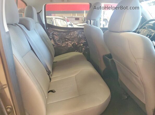 3TMCZ5AN2JM181840 2018 TOYOTA TACOMA Серый Вид задних сидений