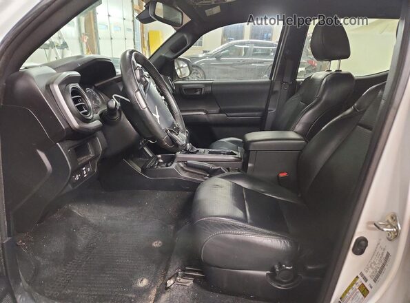 3TMCZ5AN2KM208598 2019 TOYOTA TACOMA White Vista interior delantera