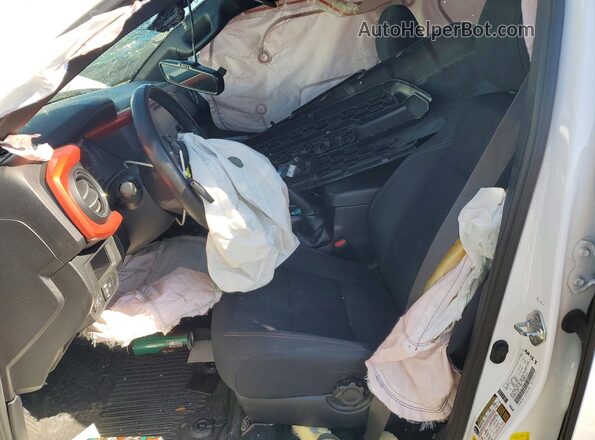 3TMCZ5AN3JM126331 2018 TOYOTA TACOMA White წინა სალონის ხედი