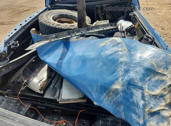 3TMCZ5AN4KM197023 2019 TOYOTA TACOMA Blue ძრავის განყოფილების ხედი