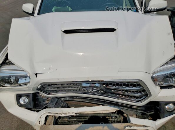 3TMCZ5AN5HM071200 2017 TOYOTA TACOMA White Vista interior trasera