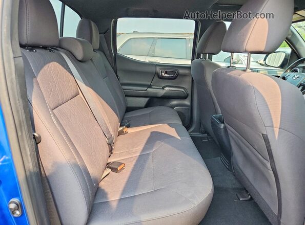 3TMCZ5AN5HM089017 2017 TOYOTA TACOMA Blue Vista de los asientos traseros