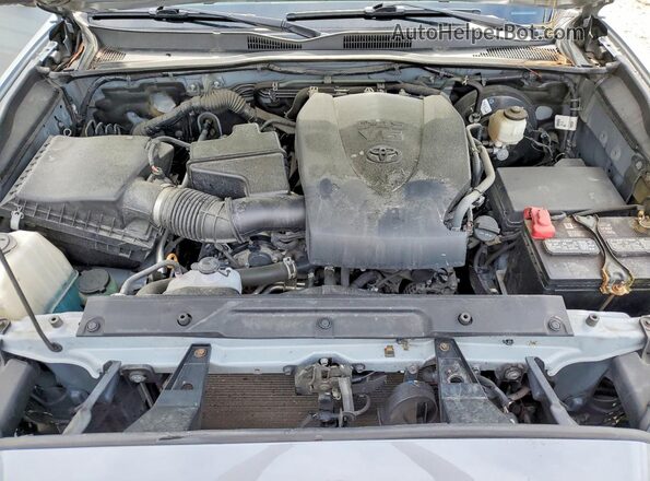 3TMCZ5AN5LM311757 2020 TOYOTA TACOMA Gray Rear interior view