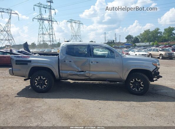 3TMCZ5AN7HM049344 2017 TOYOTA TACOMA Silver Vista interior trasera