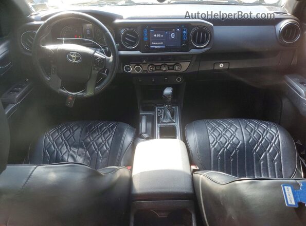 3TMCZ5AN7HM049702 2017 TOYOTA TACOMA Черный Вид панели приборов