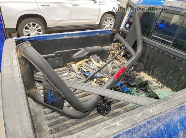 3TMCZ5AN7JM135372 2018 TOYOTA TACOMA Blue Вид підкапотного простору
