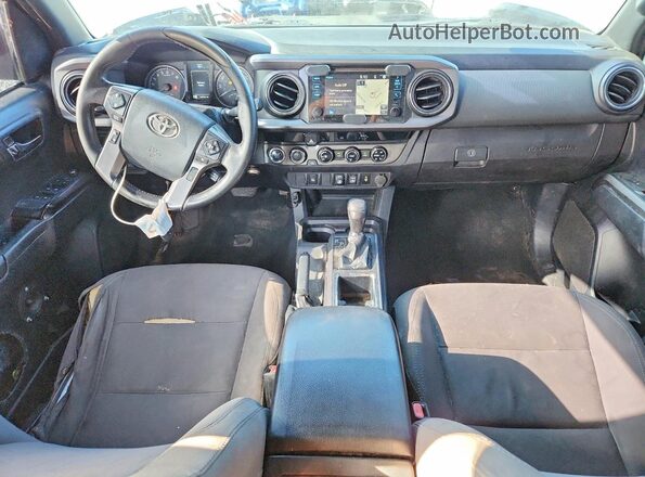 3TMCZ5AN7JM188332 2018 TOYOTA TACOMA Gray Вид панелі приладів
