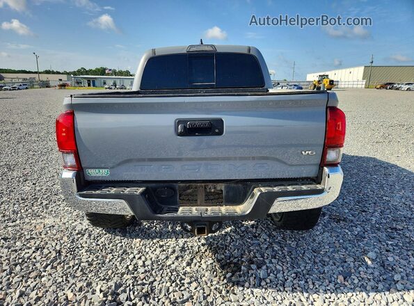 3TMCZ5AN7JM188332 2018 TOYOTA TACOMA Gray Вид ззаду