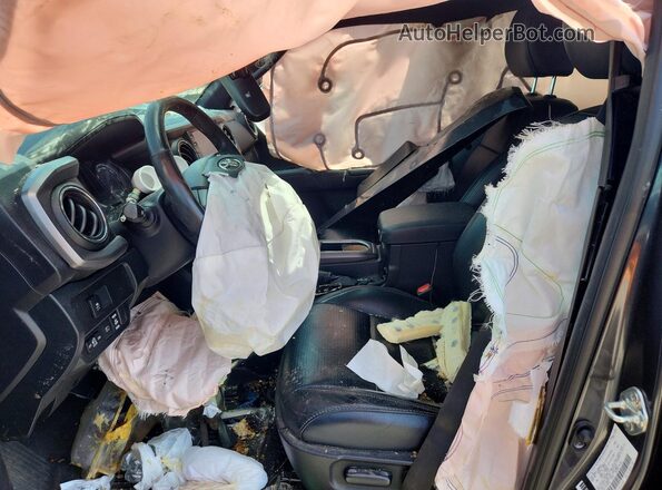 3TMCZ5AN7LM369322 2020 TOYOTA TACOMA Gray Widok wnętrza z przodu