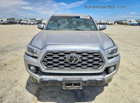 3TMCZ5AN7PM552368 2023 TOYOTA TACOMA Серебряный Вид спереди