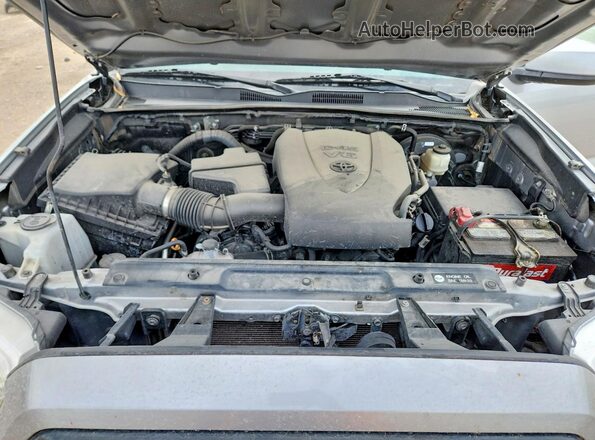 3TMCZ5AN8HM084992 2017 TOYOTA TACOMA Silver Вид задньої частини салону