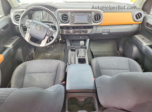 3TMCZ5AN8HM084992 2017 TOYOTA TACOMA Silver Вид панелі приладів
