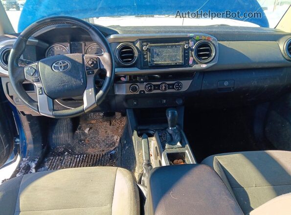 3TMCZ5AN8HM115318 2017 TOYOTA TACOMA Blue Dashboard view