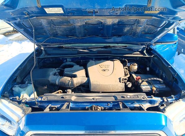 3TMCZ5AN8HM115318 2017 TOYOTA TACOMA Blue Rear interior view