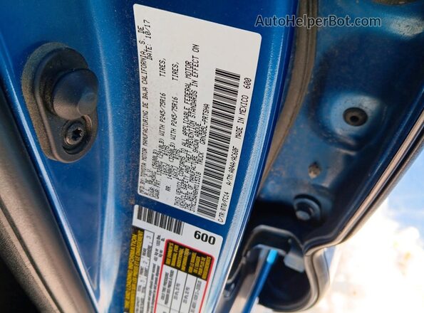 3TMCZ5AN8HM115318 2017 TOYOTA TACOMA Blue Engine compartment view