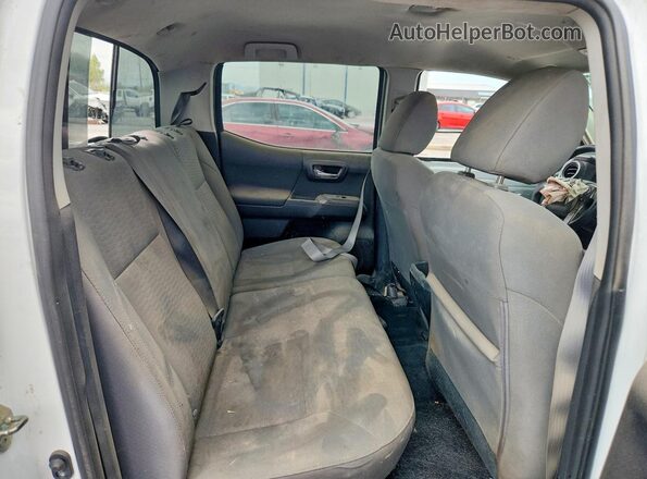 3TMCZ5AN8JM164010 2018 TOYOTA TACOMA White Հետևի նստատեղերի տեսք