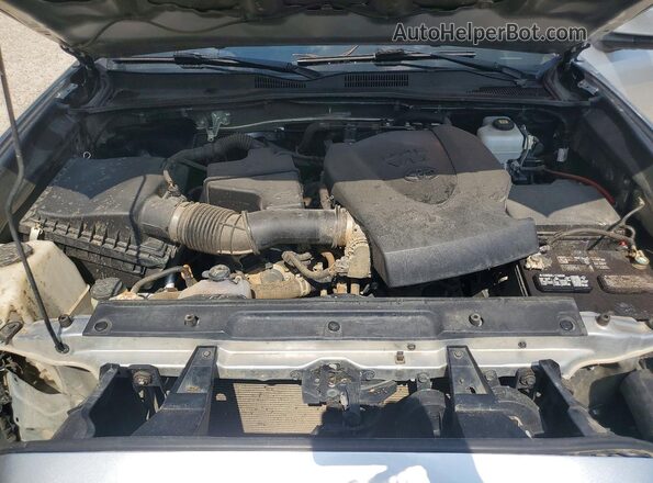 3TMCZ5AN8PM610293 2023 TOYOTA TACOMA Silver Rear interior view