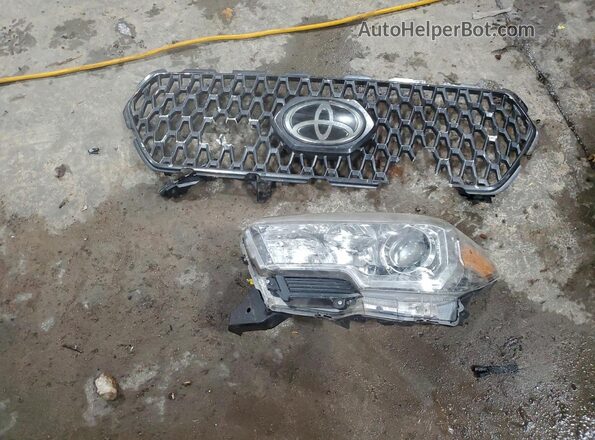 3TMCZ5AN9KM222045 2019 TOYOTA TACOMA Silver Vista del compartimento del motor