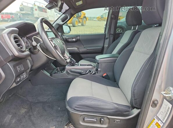 3TMCZ5AN9MM441543 2021 TOYOTA TACOMA Silver Front interior view