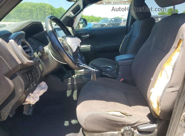 3TMCZ5ANXHM054960 2017 TOYOTA TACOMA Gray Front interior view
