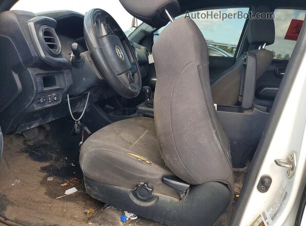 3TMCZ5ANXHM084282 2017 TOYOTA TACOMA Белый Вид салона спереди