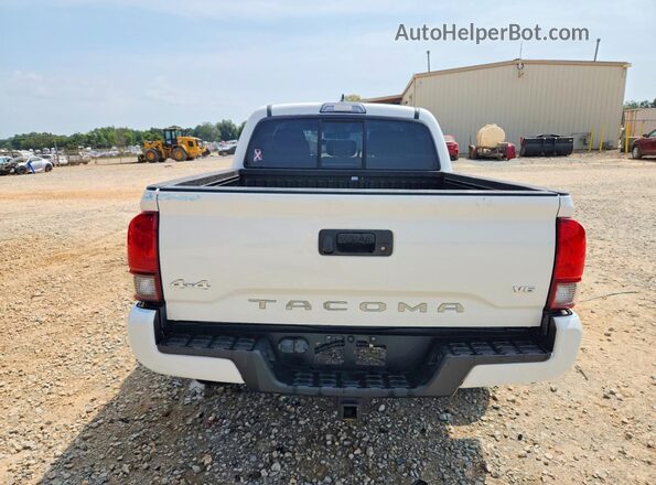 3TMCZ5ANXJM123071 2018 TOYOTA TACOMA White Rear view