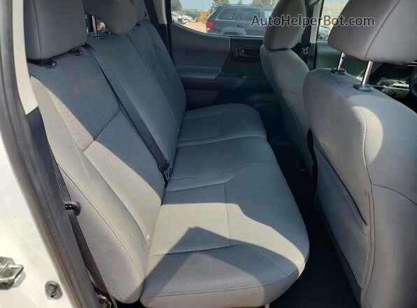 3TMCZ5ANXJM123071 2018 TOYOTA TACOMA White Rear seats view
