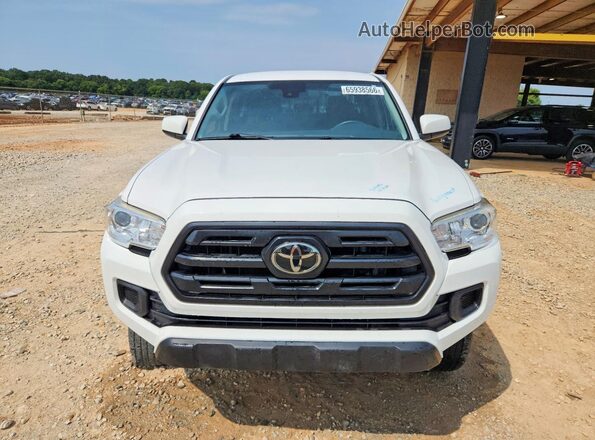 3TMCZ5ANXJM123071 2018 TOYOTA TACOMA White Front view