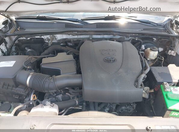 3TMCZ5ANXJM173274 2018 TOYOTA TACOMA White Вид ззаду