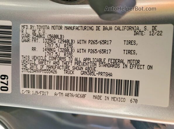 3TMCZ5ANXPM555426 2023 TOYOTA TACOMA Silver Widok komory silnika