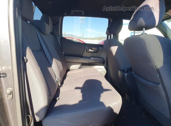 3TMDZ5BN0HM030573 2017 TOYOTA TACOMA Charcoal Widok tylnych siedzeń