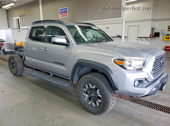 3TMDZ5BN3LM093787 2020 TOYOTA TACOMA Silver Передня права чверть