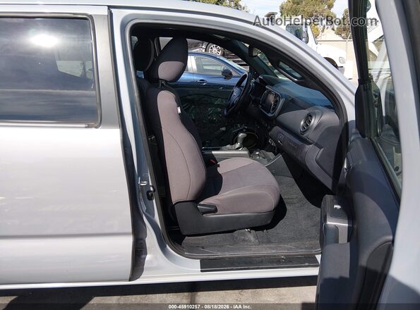 3TMDZ5BN4JM037788 2018 TOYOTA TACOMA Серый Вид салона спереди