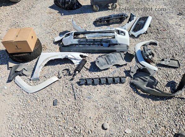 3TMDZ5BN4KM064880 2019 TOYOTA TACOMA White ძრავის განყოფილების ხედი
