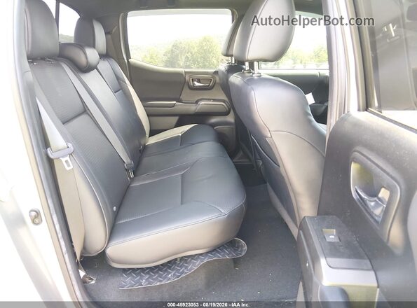 3TMDZ5BN8NM129654 2022 TOYOTA TACOMA Silver Widok naklejki z numerem VIN