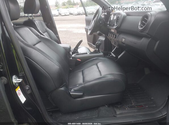 3TMDZ5BN9JM053565 2018 TOYOTA TACOMA Black წინა სალონის ხედი