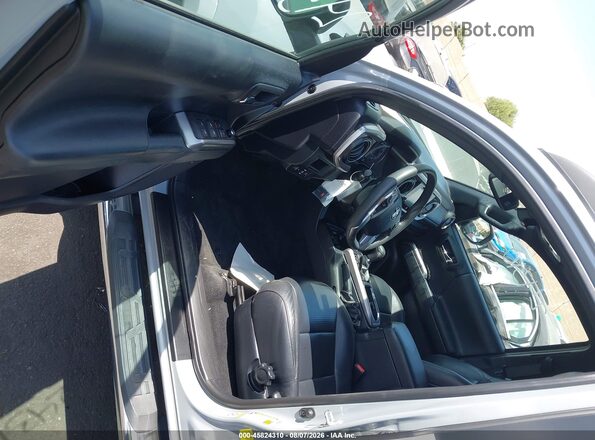 3TMGZ5AN8JM142719 2018 TOYOTA TACOMA Gray Widok wnętrza z przodu