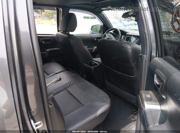 3TMGZ5AN8JM154529 2018 TOYOTA TACOMA Gray Widok naklejki z numerem VIN