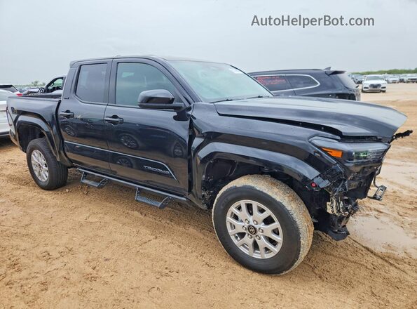 3TMKB5FN1TM068022 2026 TOYOTA TACOMA Черный Передняя правая четверть