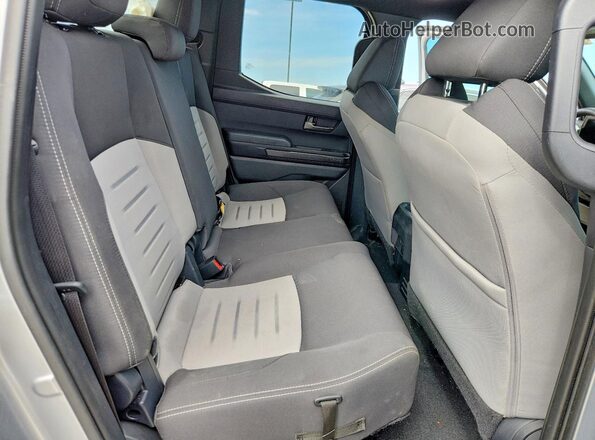 3TMKB5FN2RM015340 2024 TOYOTA TACOMA Silver უკანა სავარძლების ხედი