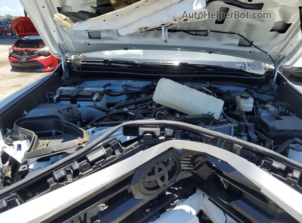 3TMKB5FN7RM019528 2024 TOYOTA TACOMA White Вид задньої частини салону