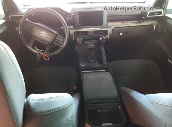 3TMKB5FN8TM058443 2026 TOYOTA TACOMA Black Առջևի վահանակի տեսք