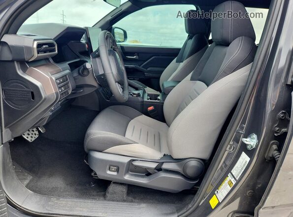 3TMLB5JN0RM078349 2024 TOYOTA TACOMA Black Front interior view