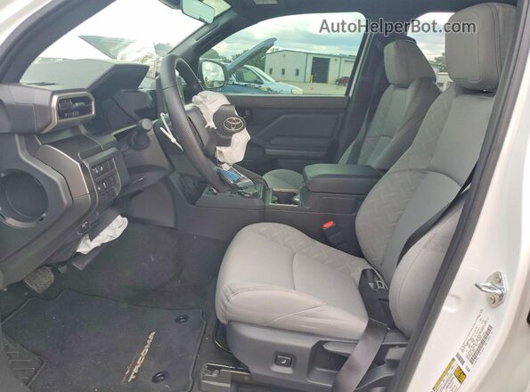 3TMLB5JN0TM264383 2026 TOYOTA TACOMA White Вид салону спереду