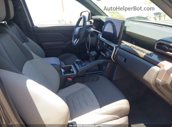 3TMLB5JN1RM079607 2024 TOYOTA TACOMA Gray Սալոնի դիմացի տեսք