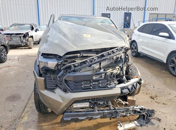3TMLB5JN2RM029315 2024 TOYOTA TACOMA Green Widok z przodu